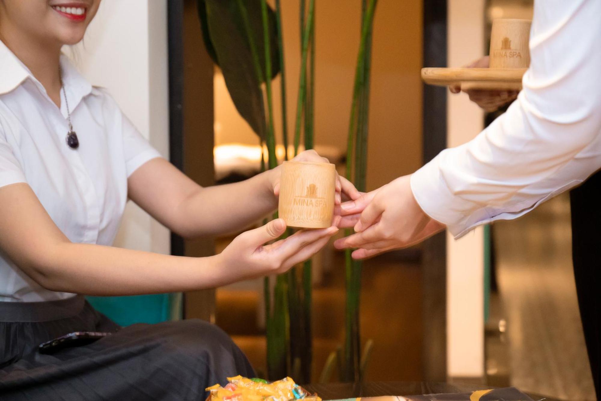 Mina Hotel And Spa Hanoi Buitenkant foto